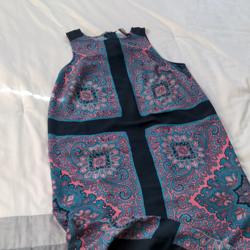 LOFT Shift Dress - Picture 2 of 4